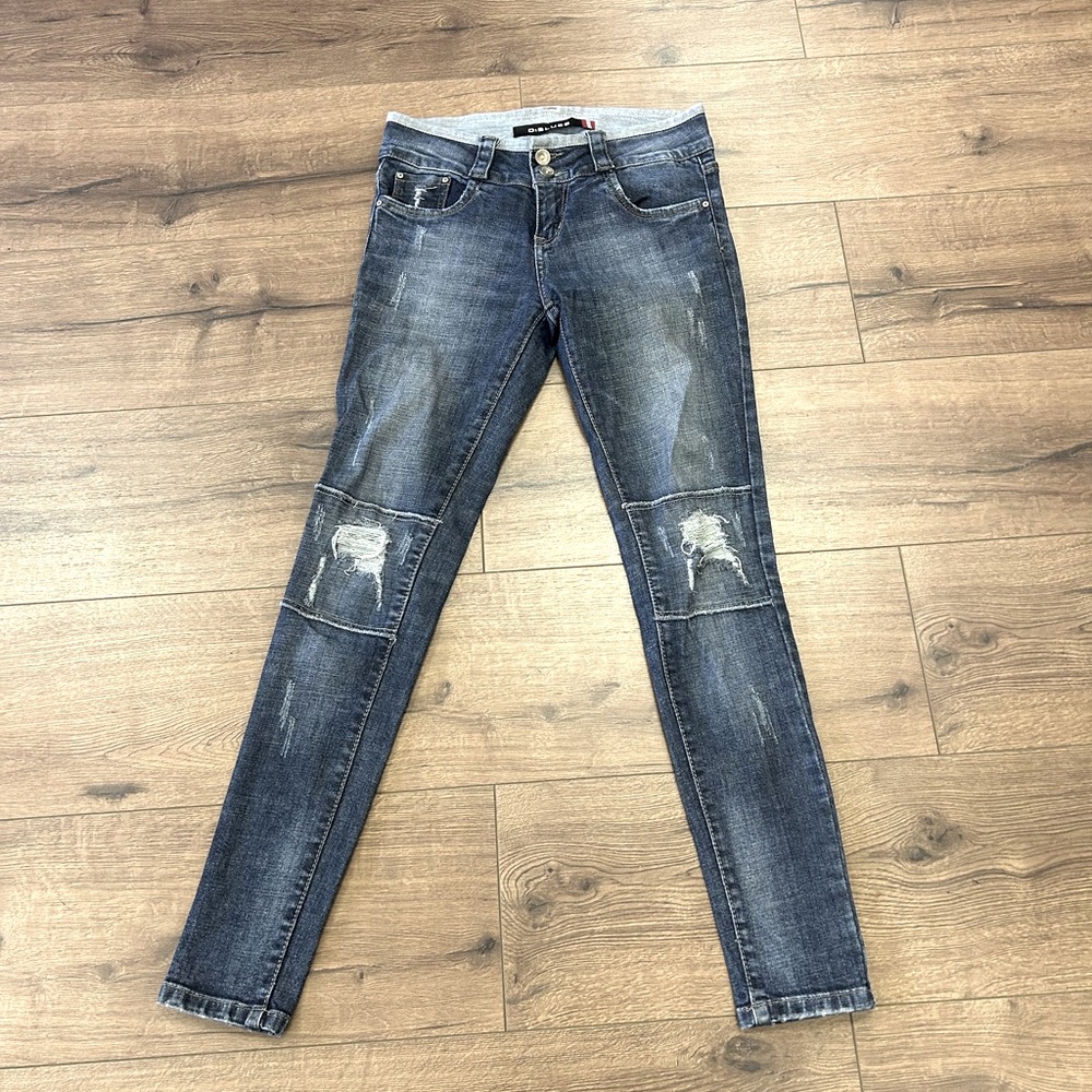 D: BLUES WOMENS MÉDIUM WASH DISTRESSED SLIM LEGS TWO BUTTONS ZIPPER JEANS in 28